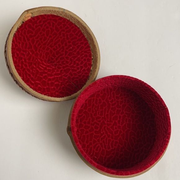 Leather Tooled Handmade Trinket Box Lid - Picture 9 of 16